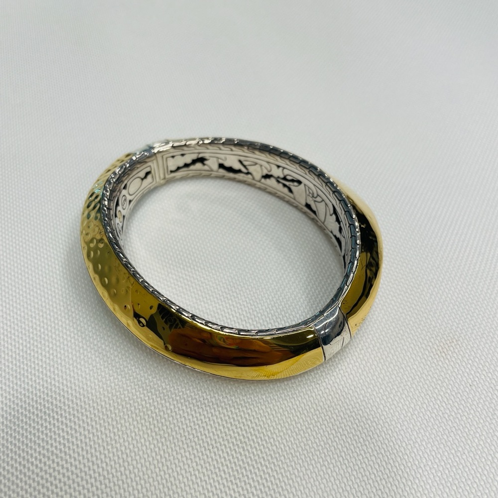 JOHN HARDY VINTAGE 22K GOLD AND STERLING SILVER HINGED WIDE HAMMERED CUFF BRACE